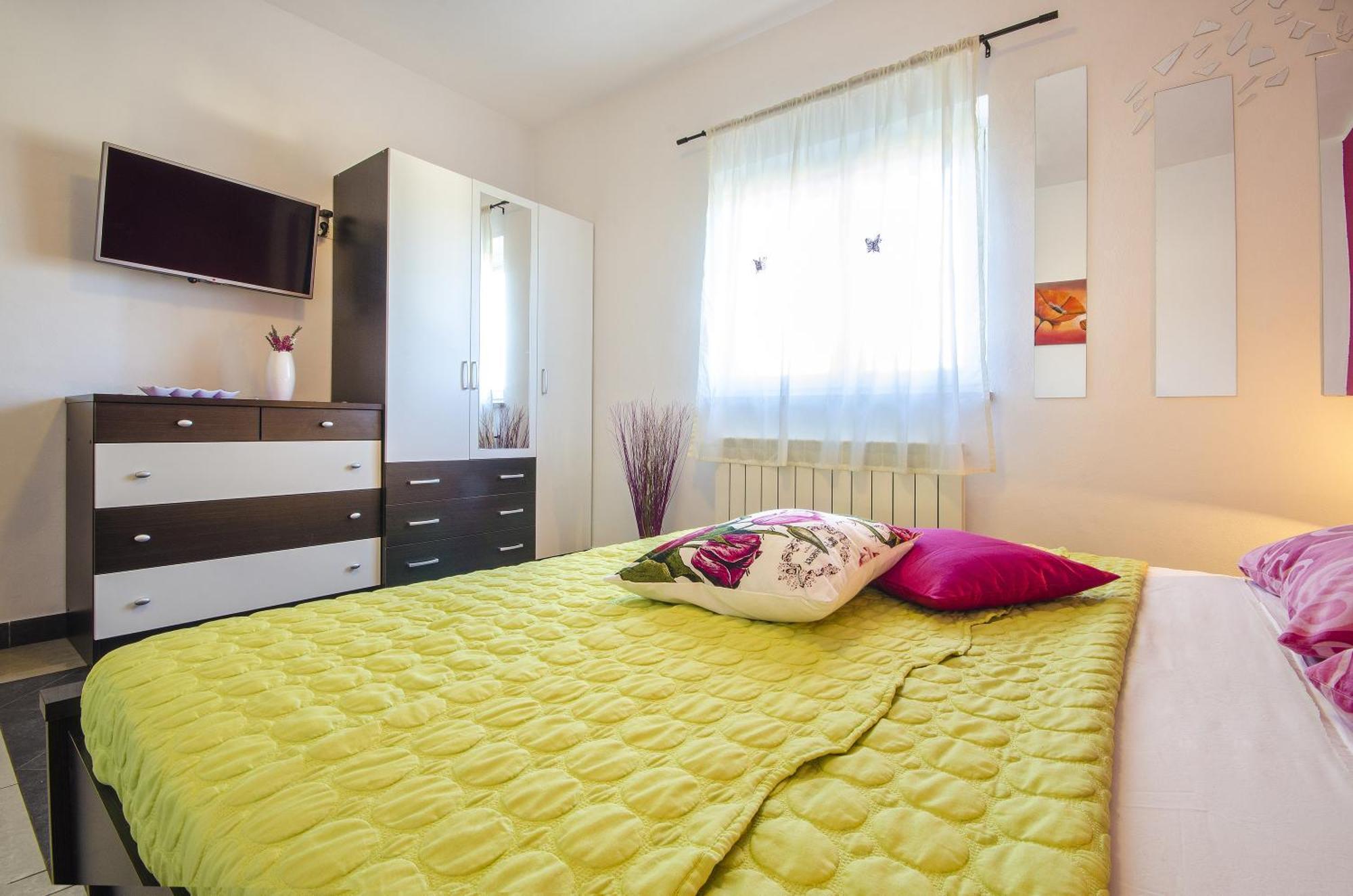 Apartment And Room Marlen Ровиньско село Номер фото