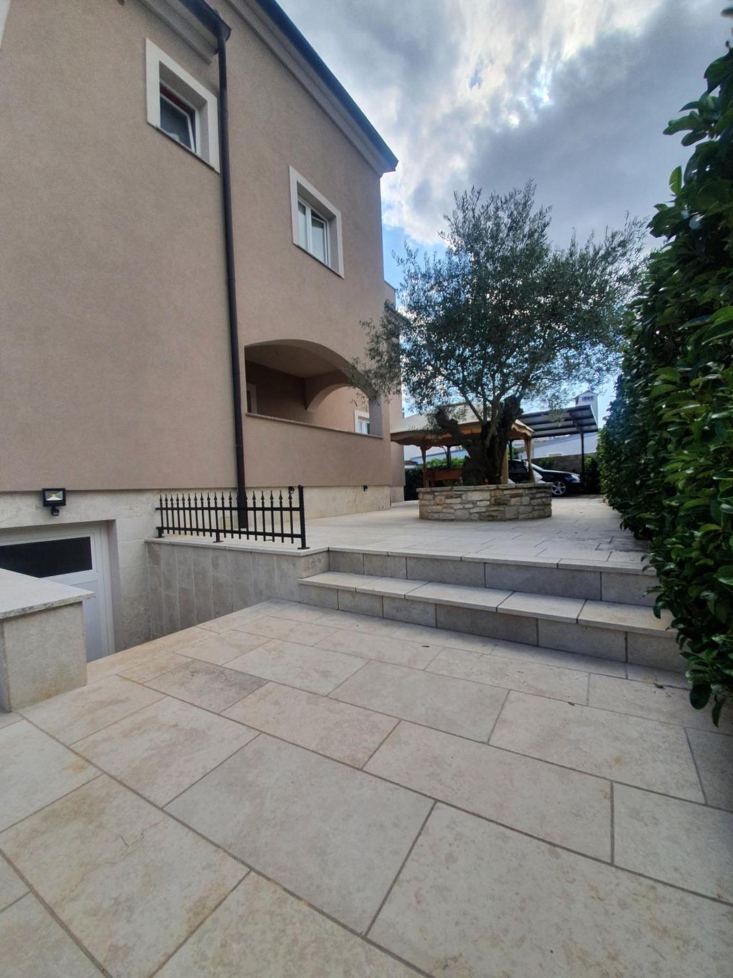 Apartment And Room Marlen Ровиньско село Экстерьер фото