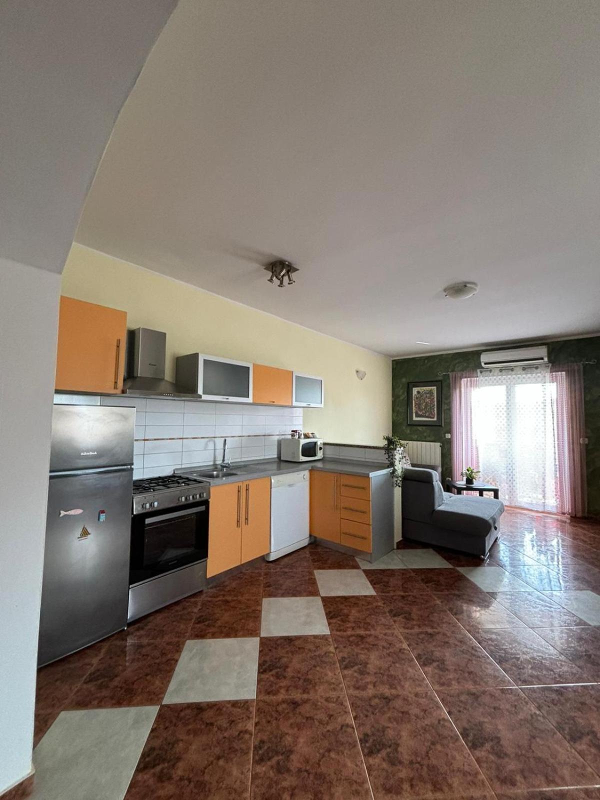 Apartment And Room Marlen Ровиньско село Экстерьер фото